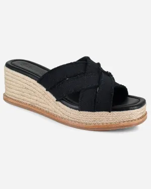 Delliny Wedge in Black