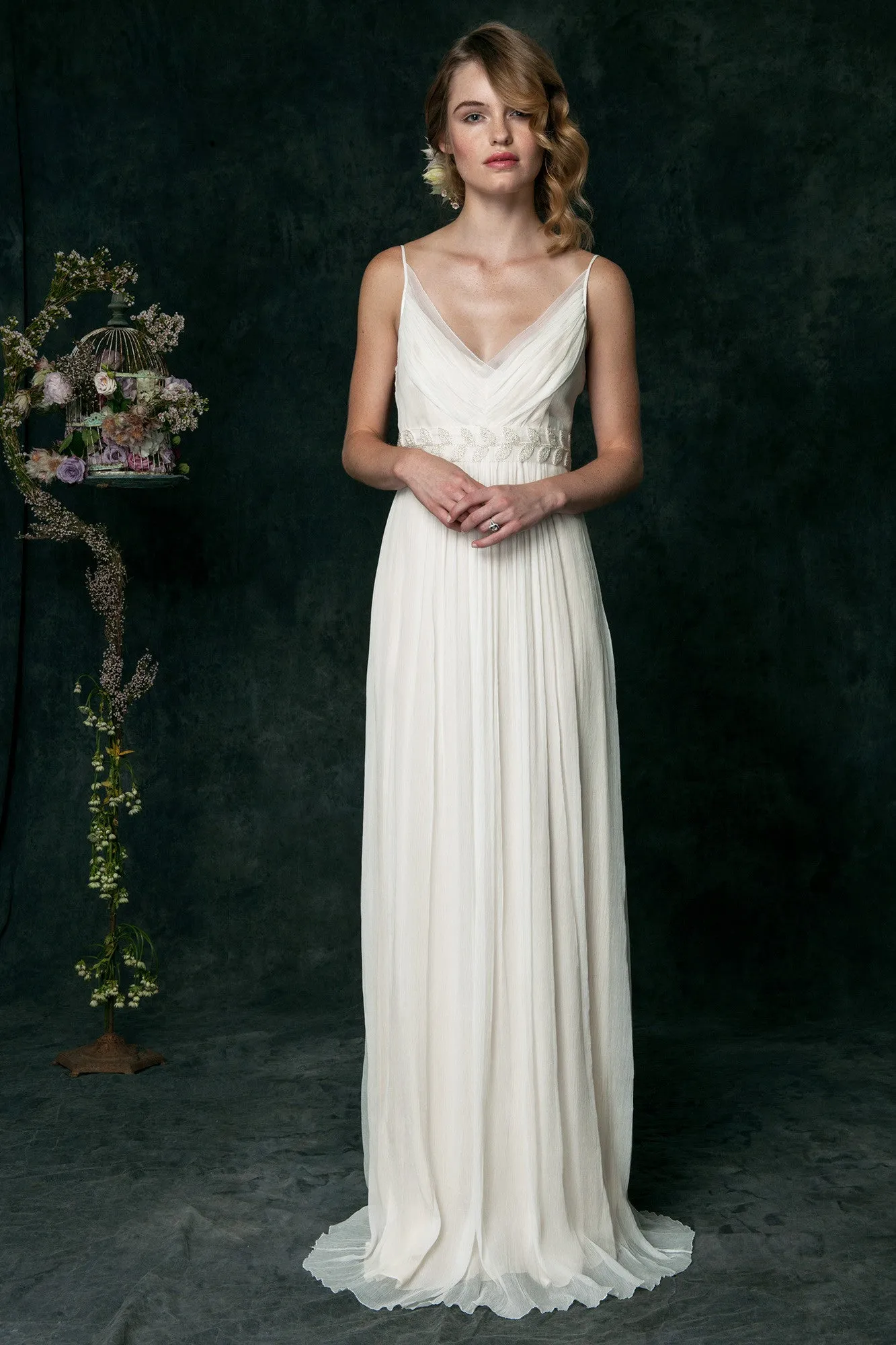 HB6622 Effortless  and Simply Stunning Wedding Dress