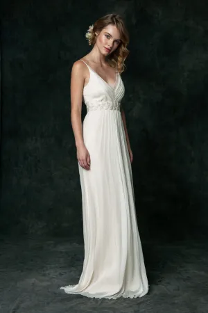 HB6622 Effortless  and Simply Stunning Wedding Dress